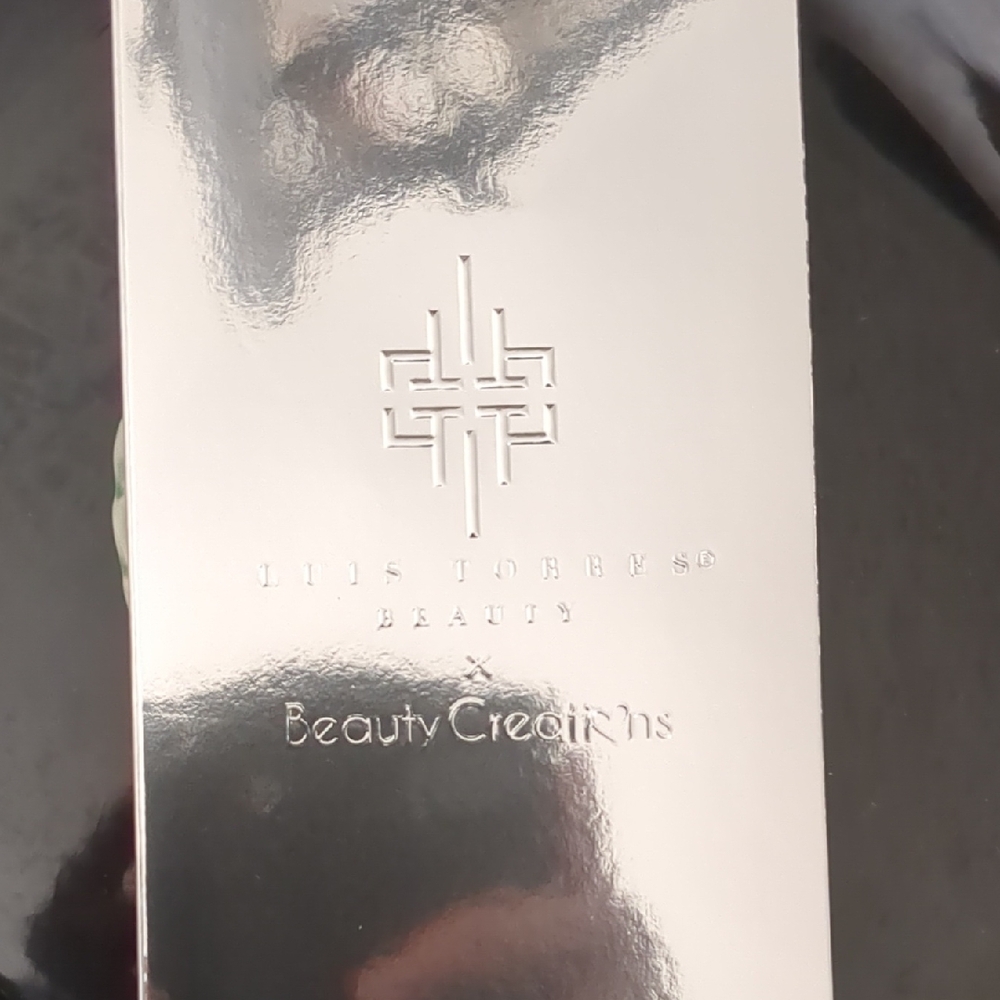 Cream Shadow Crayons